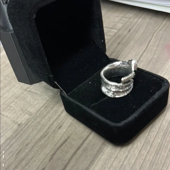 ❣️5 items $25 Unlisted Silver and Blue Bohemian Ring 🆕 - Picture 3 of 4